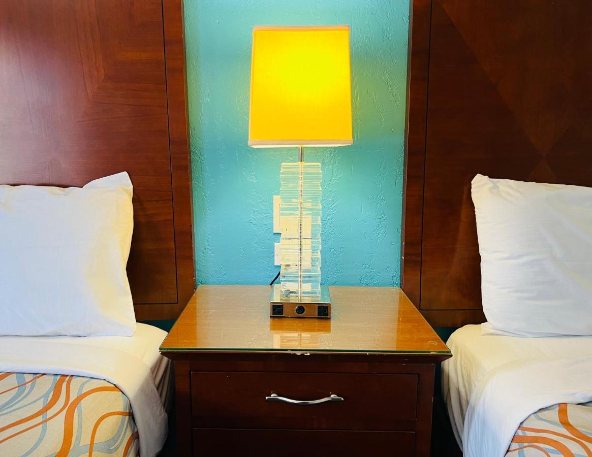 Relax Inn Лотон Экстерьер фото