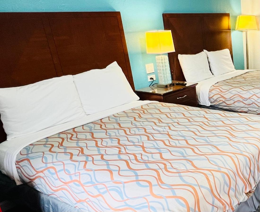 Relax Inn Лотон Экстерьер фото